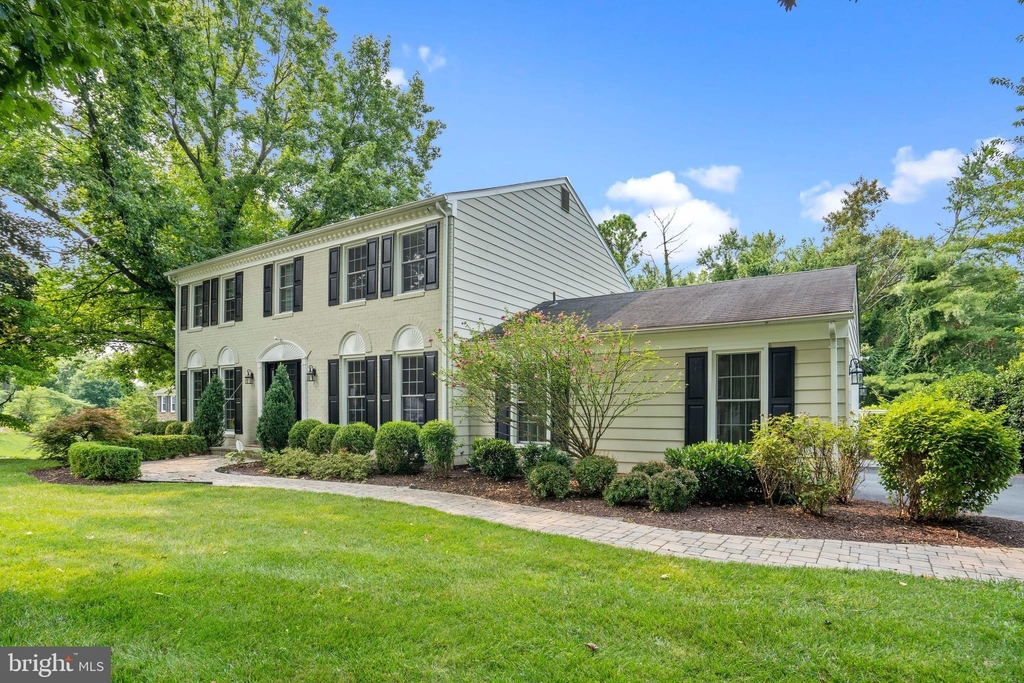 10311 Hickory Creek Court - Photo 2