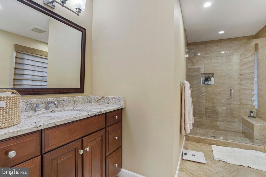 10311 Hickory Creek Court - Photo 12