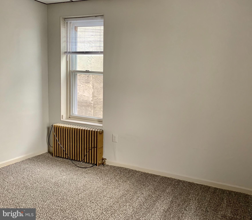 439 Roxborough Avenue - Photo 18