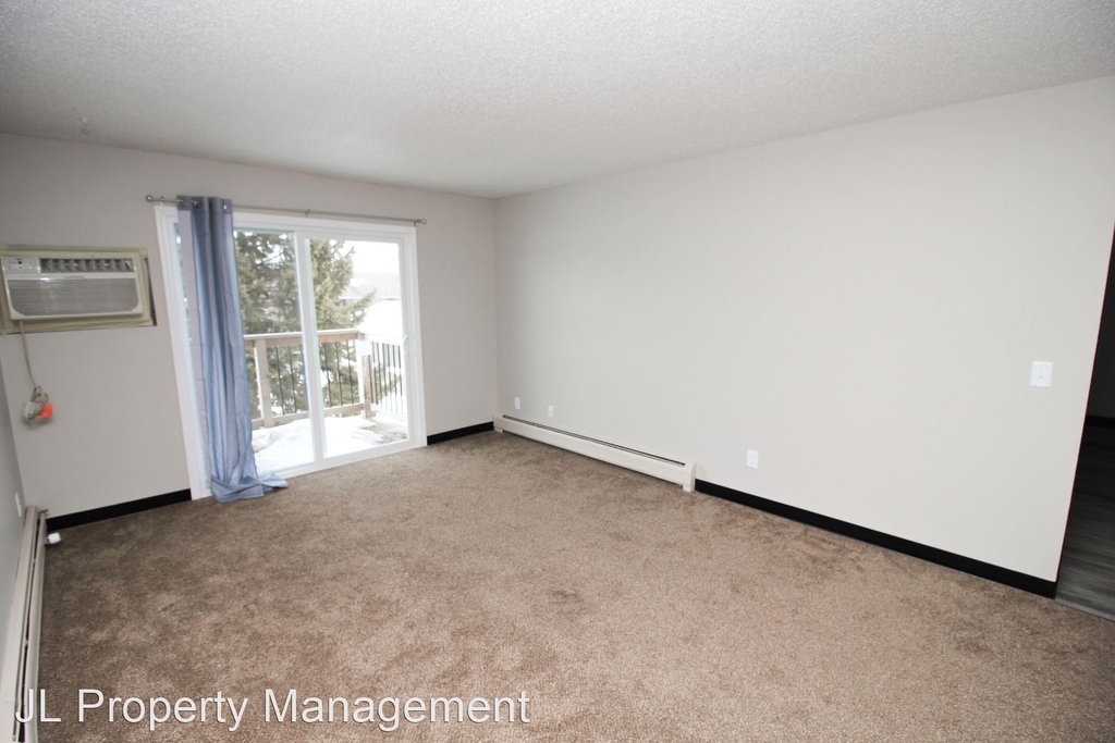 3610 E 6th Street - Photo 3