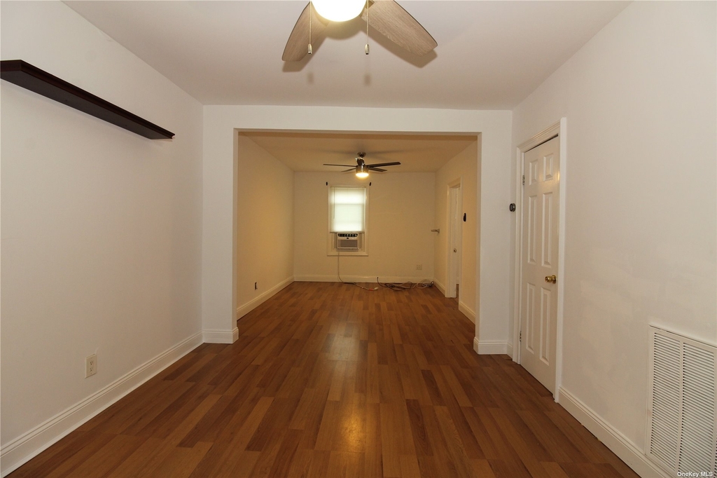 280 Islip Boulevard - Photo 4