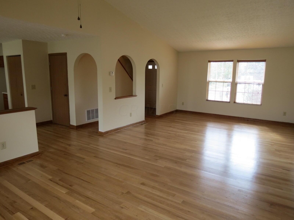 5451 Bentonhurst Court - Photo 2