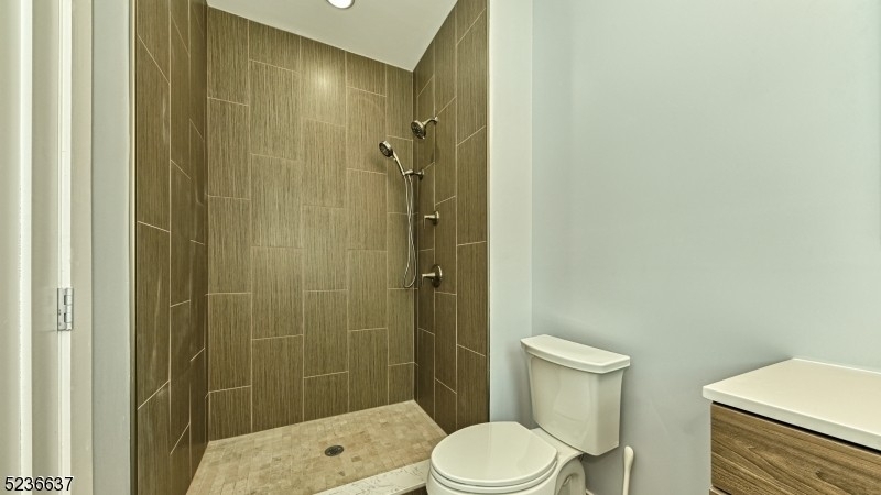 627 Bloomfield Ave - Photo 9