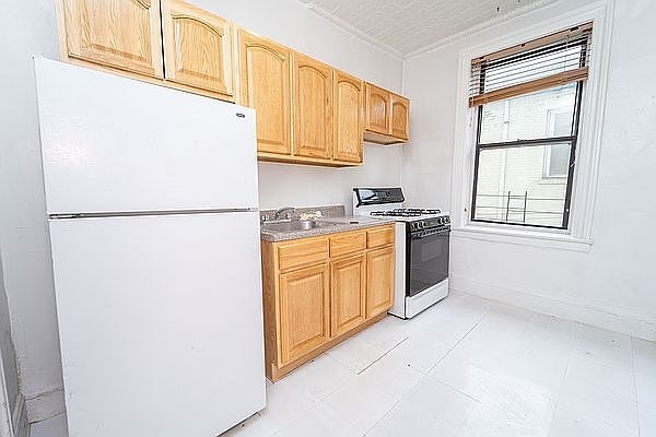 22-5 37th Street - Photo 5