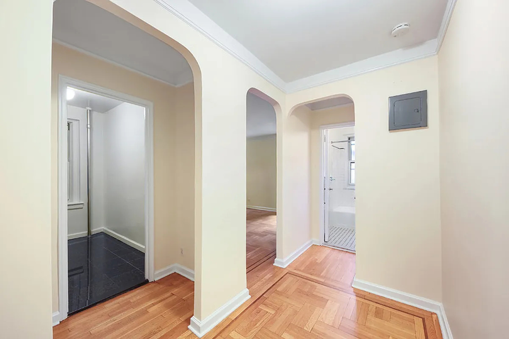 Jane Street - Photo 5