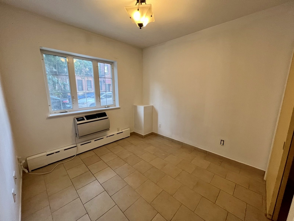 25-21 34th Street - Photo 4