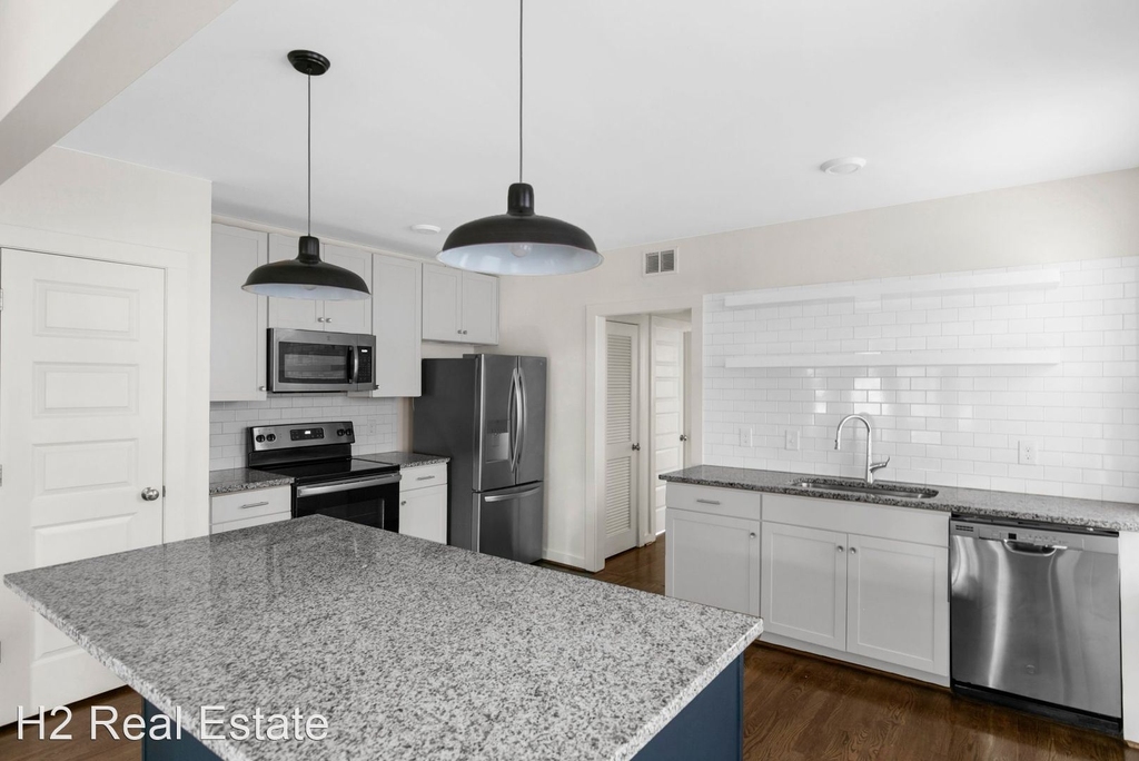 901-905-907 38th St S - Photo 1