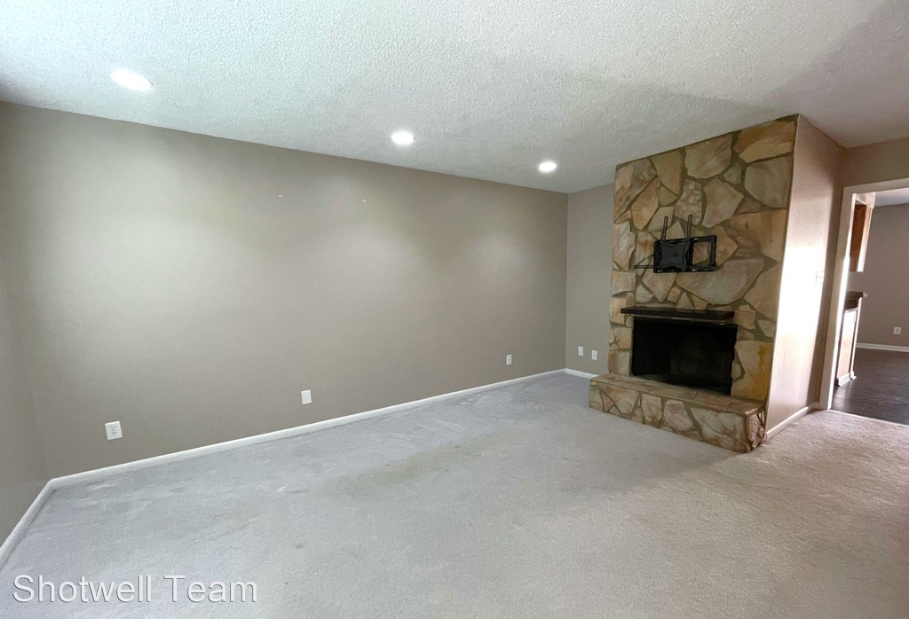 7914 Gleason Drive #1050 - Photo 8