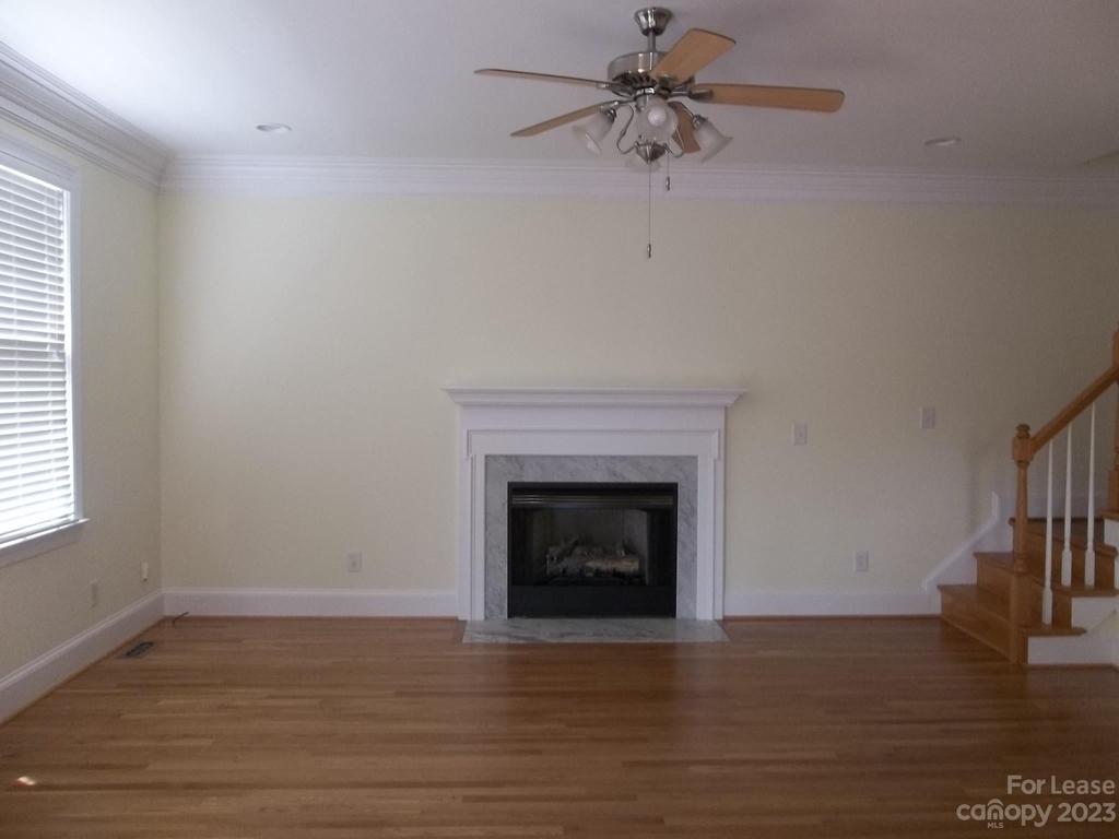 1830 Hall Avenue - Photo 2