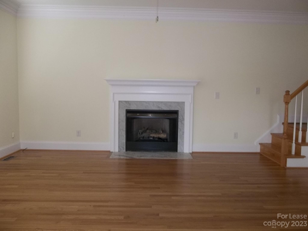 1830 Hall Avenue - Photo 3