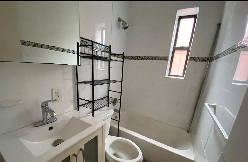 85 Ralph Avenue - Photo 4