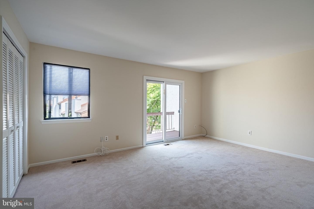 1504 Linden Way - Photo 18