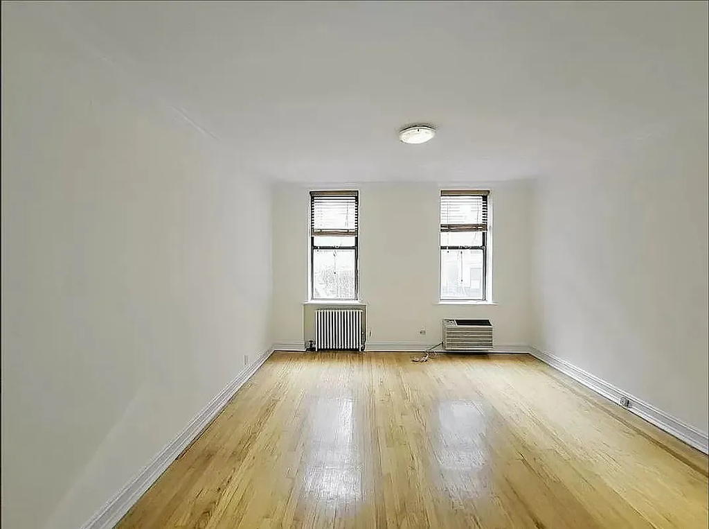 241 East 46th Street - Photo 1