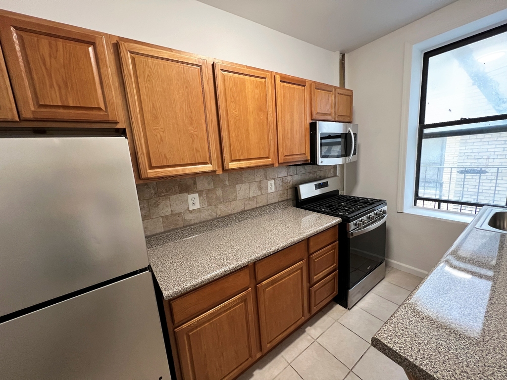 600 West 142nd Street - Photo 5