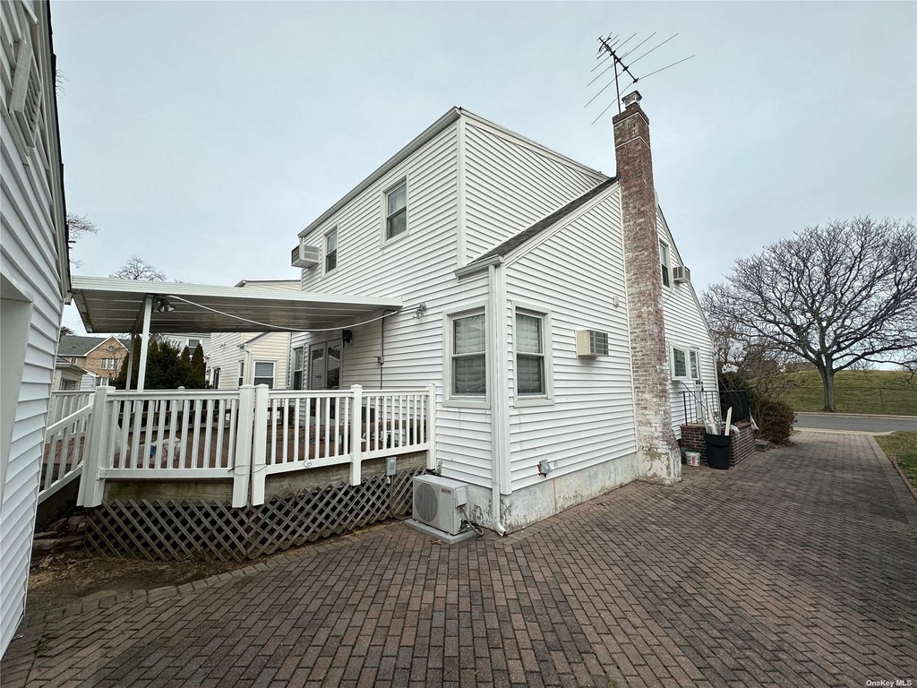 807 Leonard Boulevard - Photo 3