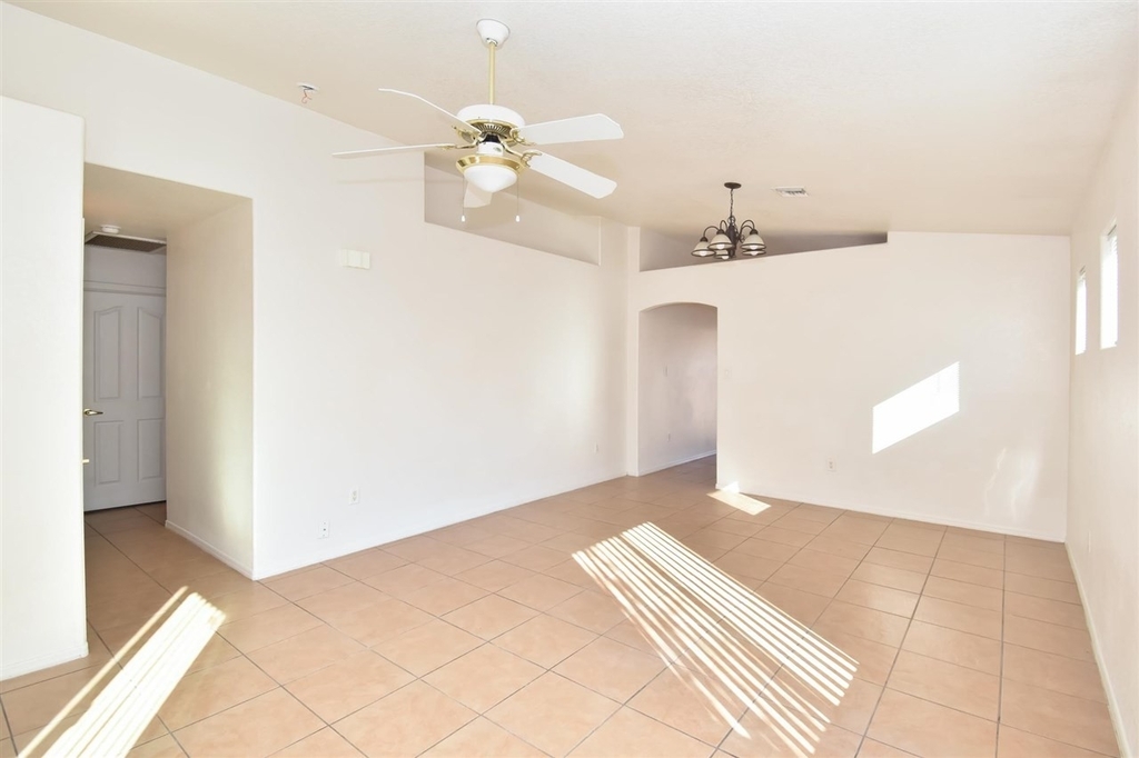 10596 E 35 St - Photo 2