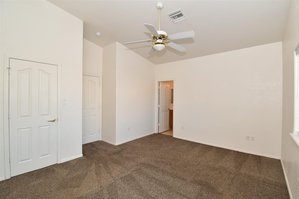 10596 E 35 St - Photo 7