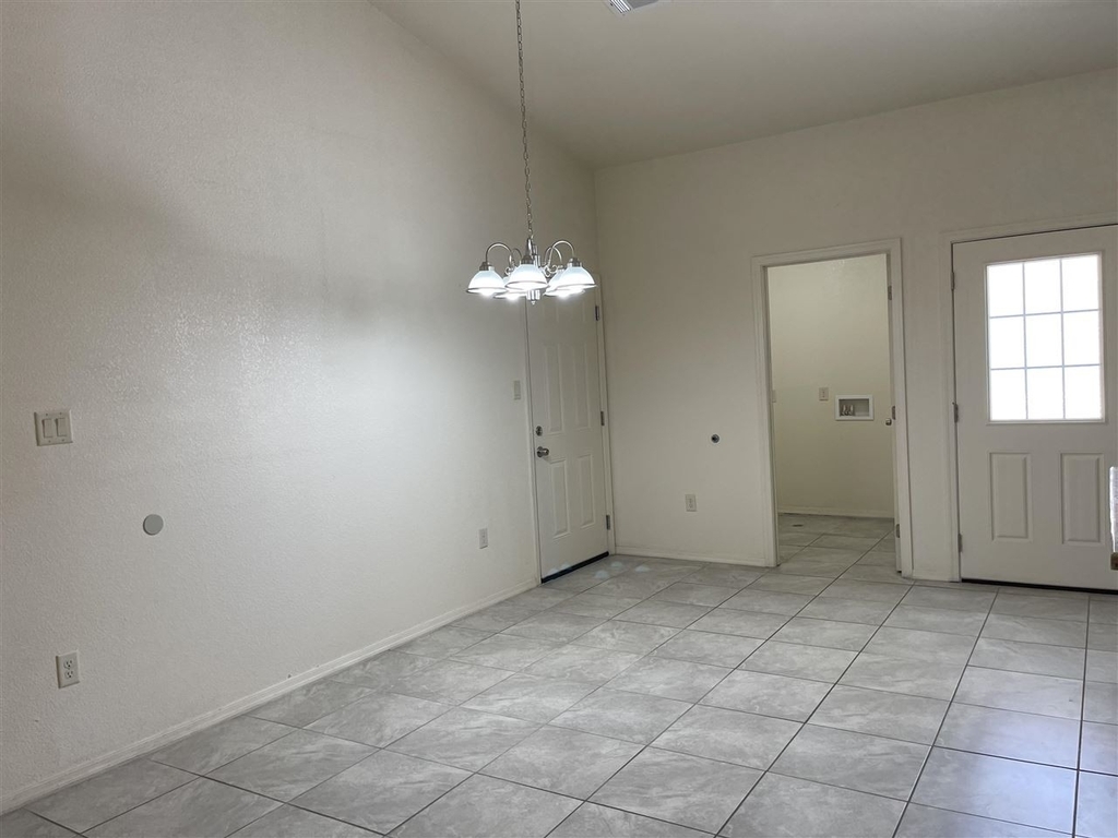 13639 E 50 St - Photo 6