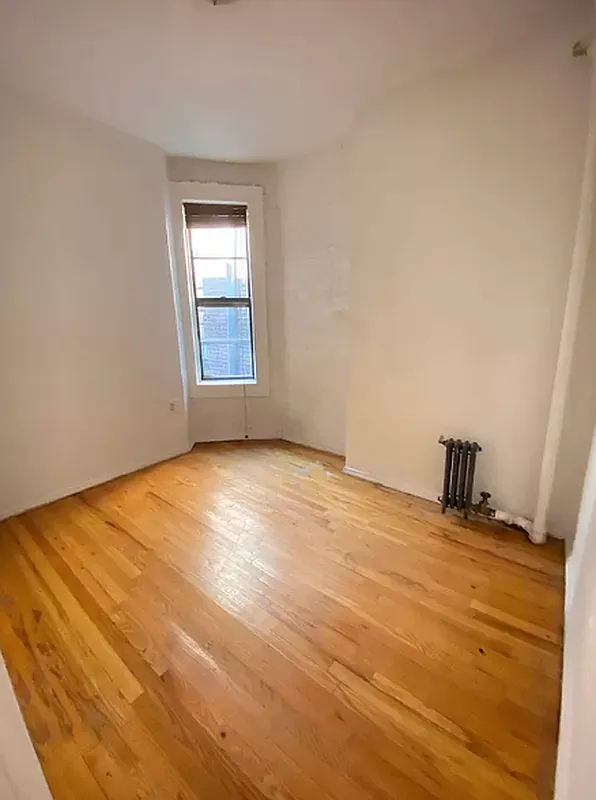 447 West 37th Street - Photo 5
