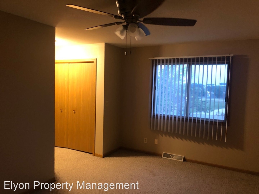 4 Unit At 5409-5415 45th Street. - Photo 15