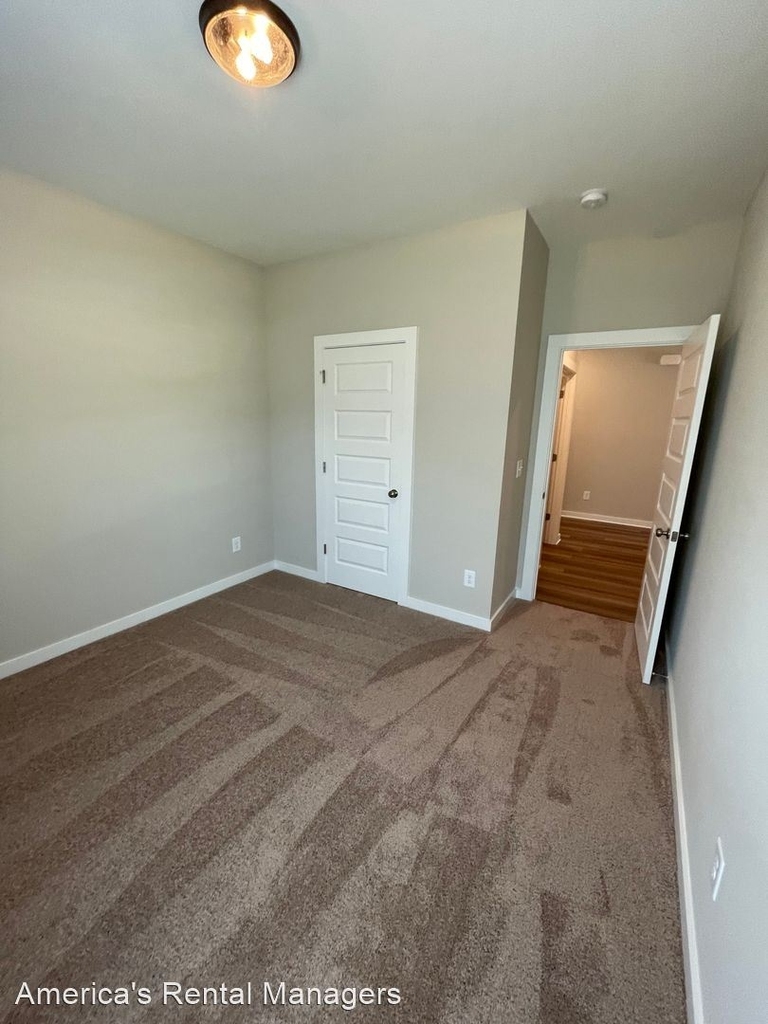 554 Troubadour Lane - Photo 21