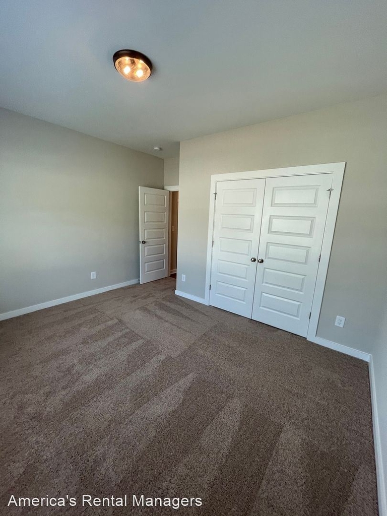 554 Troubadour Lane - Photo 27