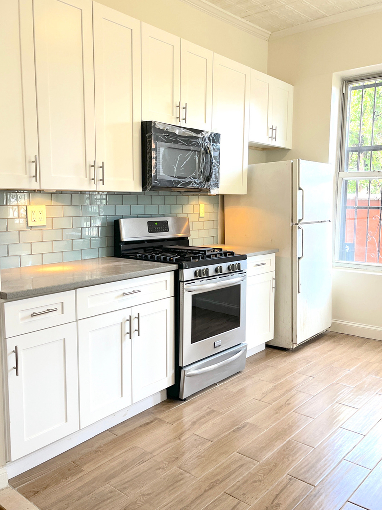 499 Chauncey Street - Photo 0