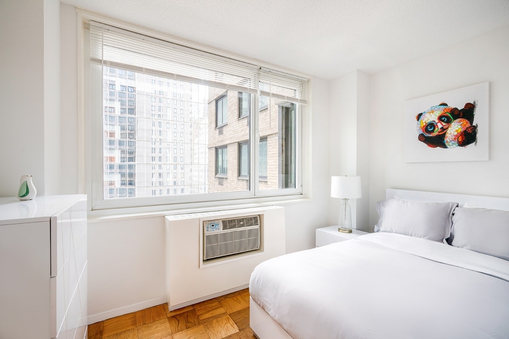 230 West 55th Street - Photo 3