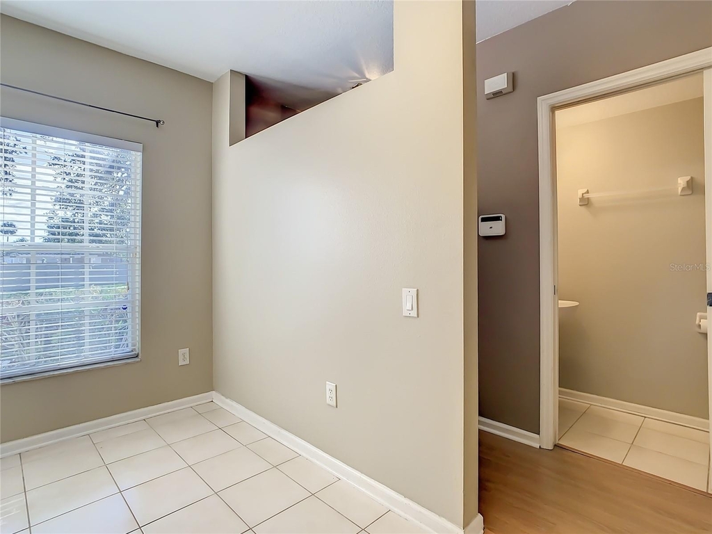 1050 Vineland Place - Photo 4