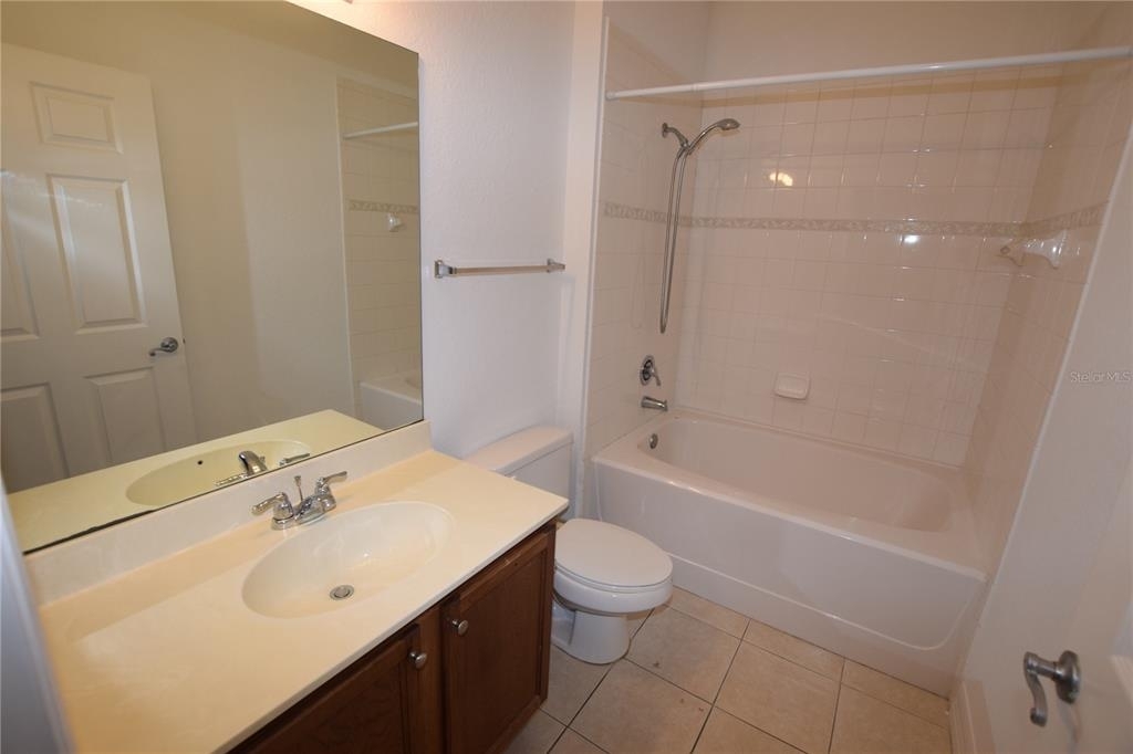 2604 Grand Central Parkway - Photo 7