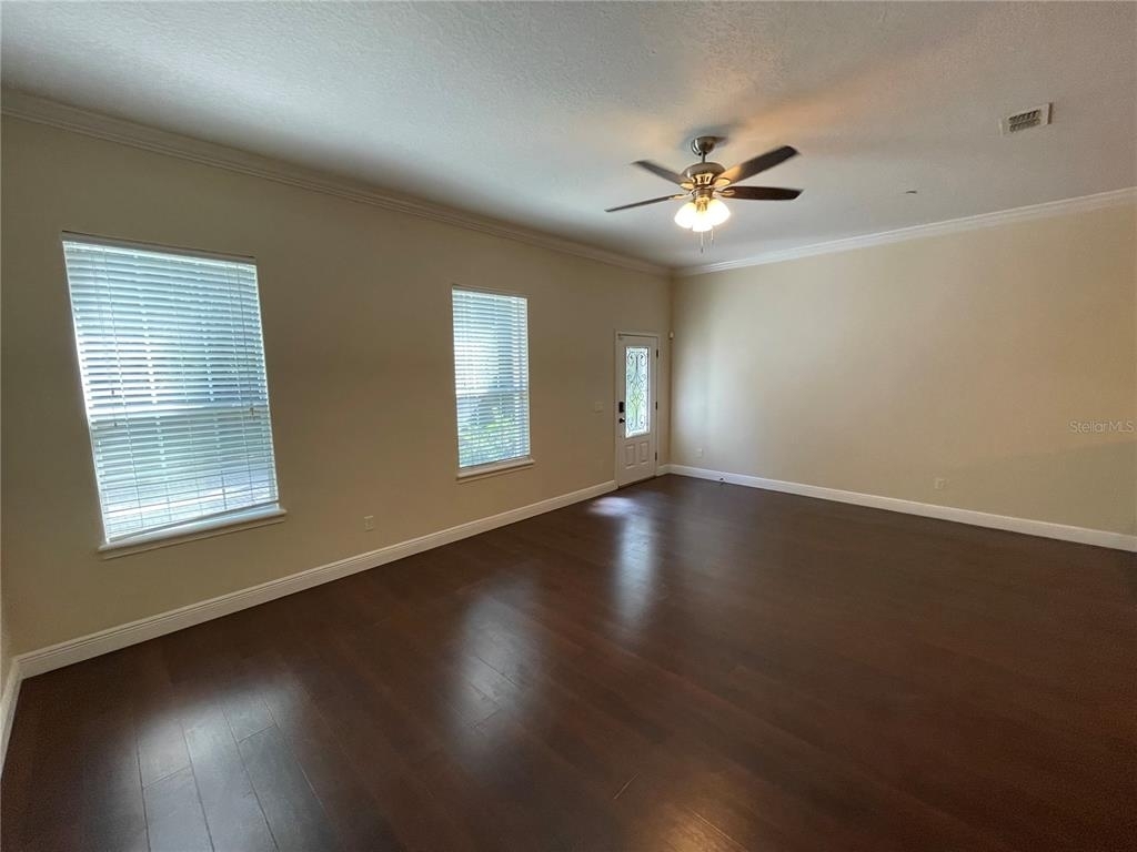 1385 Orchid Avenue - Photo 11