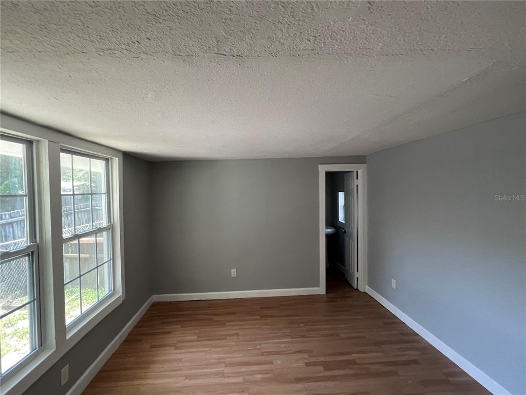 709 Lotus Avenue - Photo 5