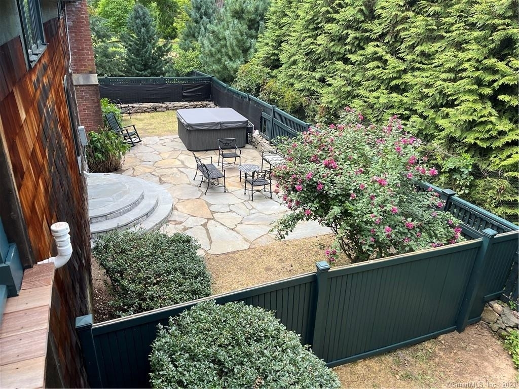 17 Kirby Road - Photo 2