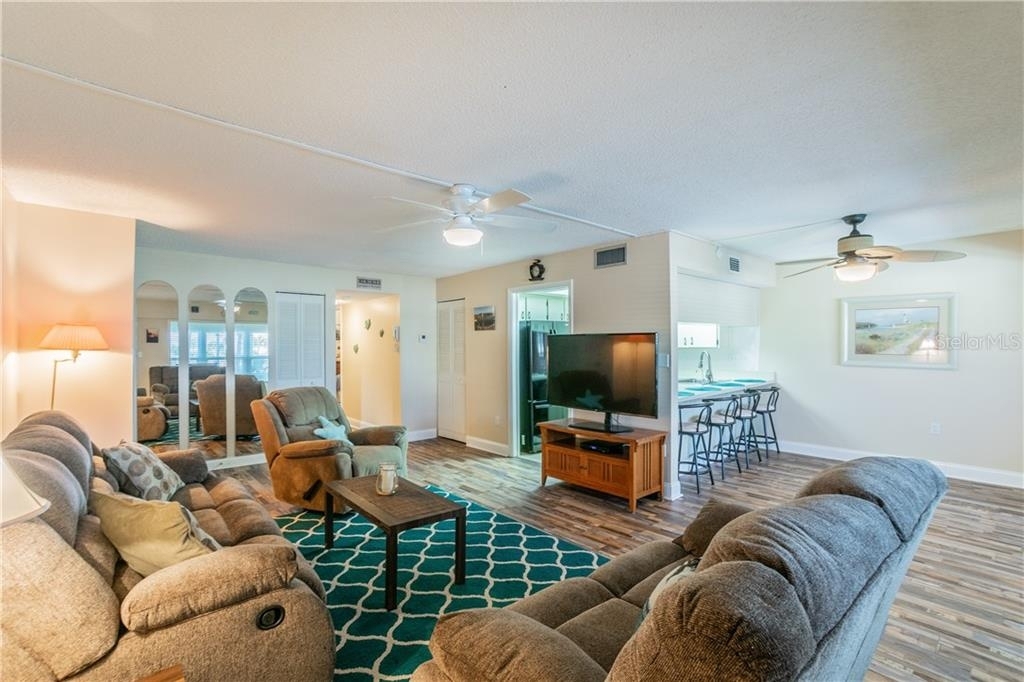 661 Poinsettia Avenue - Photo 4