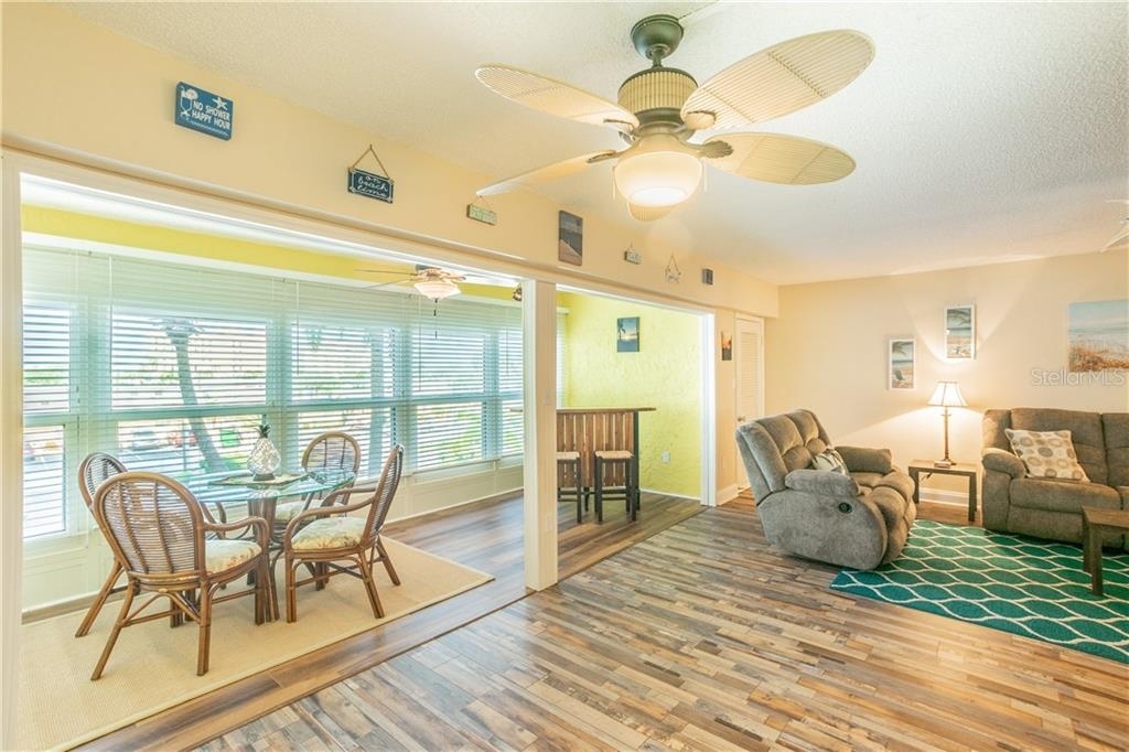 661 Poinsettia Avenue - Photo 6
