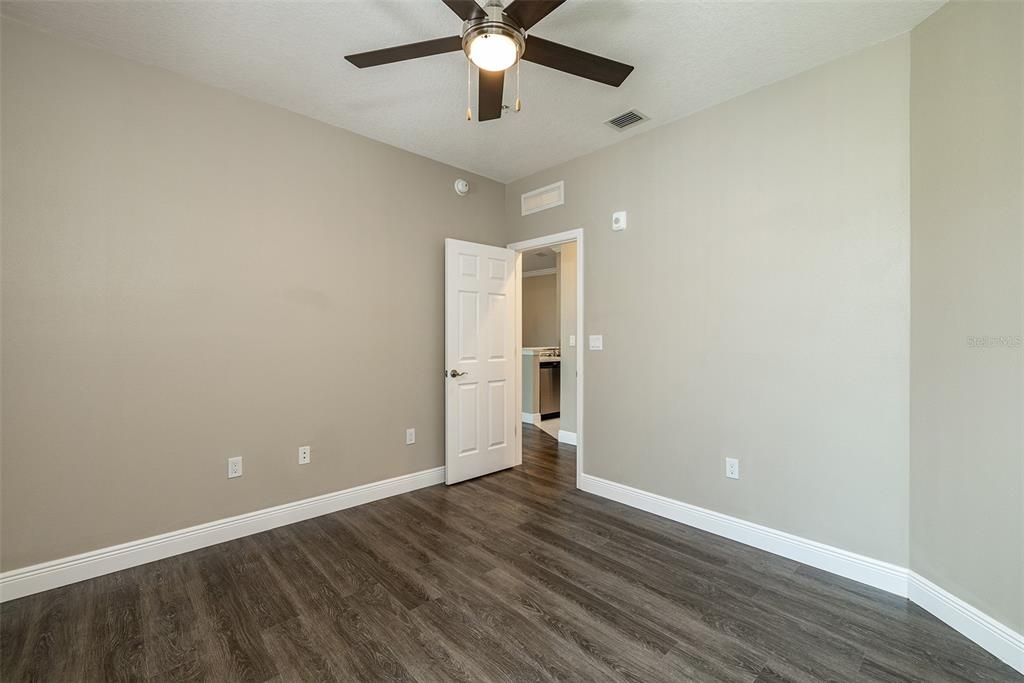 5617 Legacy Crescent Place - Photo 21