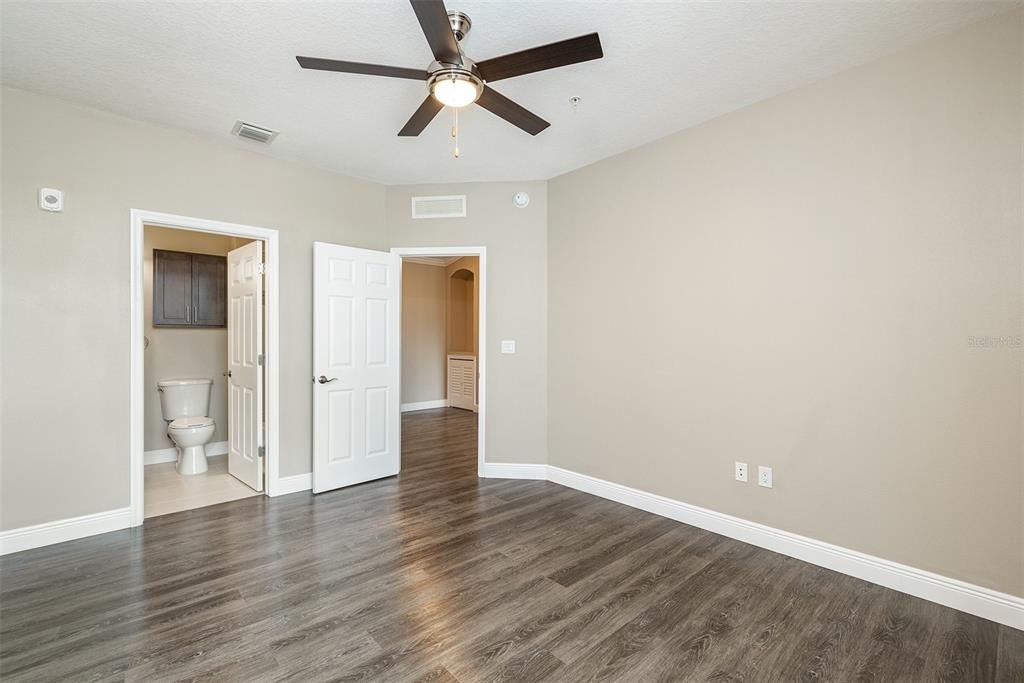 5617 Legacy Crescent Place - Photo 10