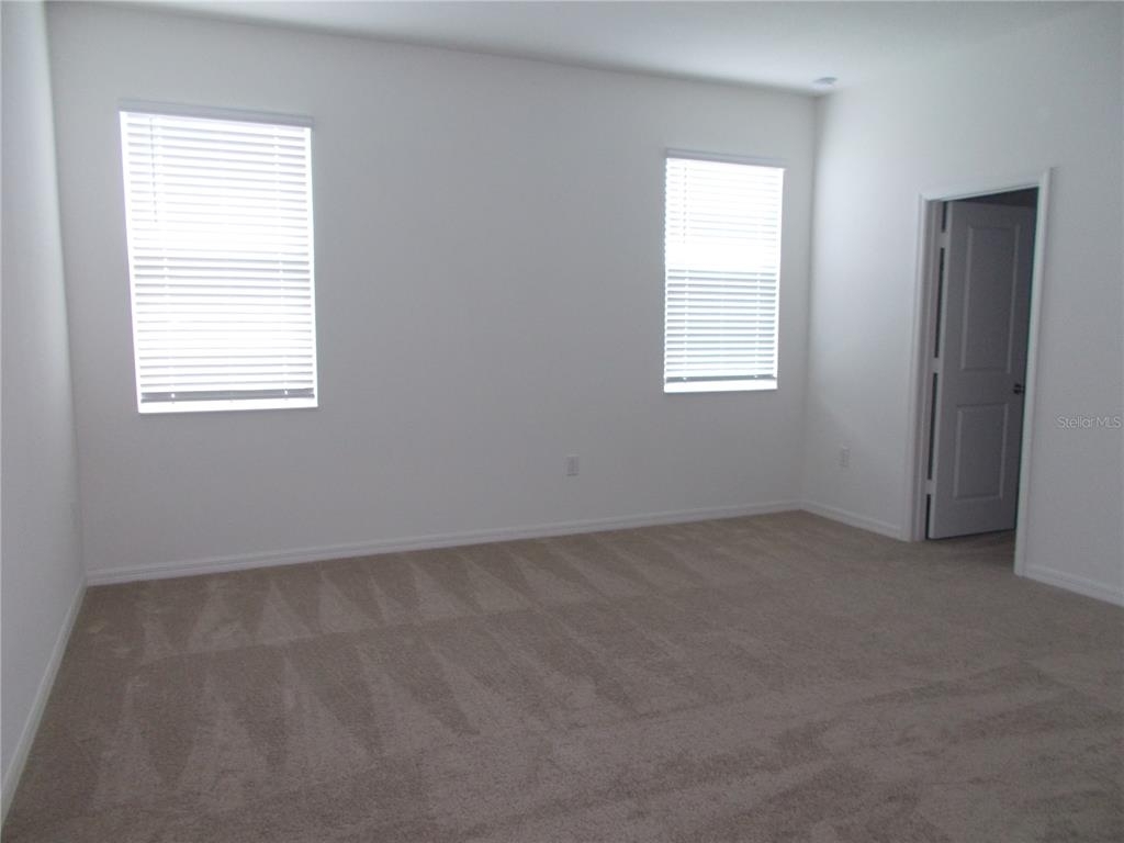 565 Overpool Avenue - Photo 3