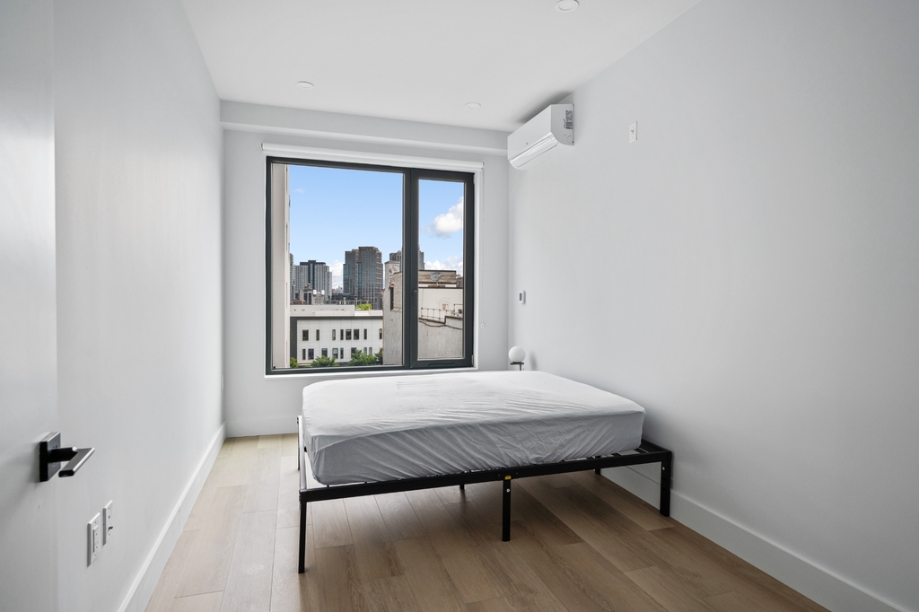 215 East 124th Street - Photo 15