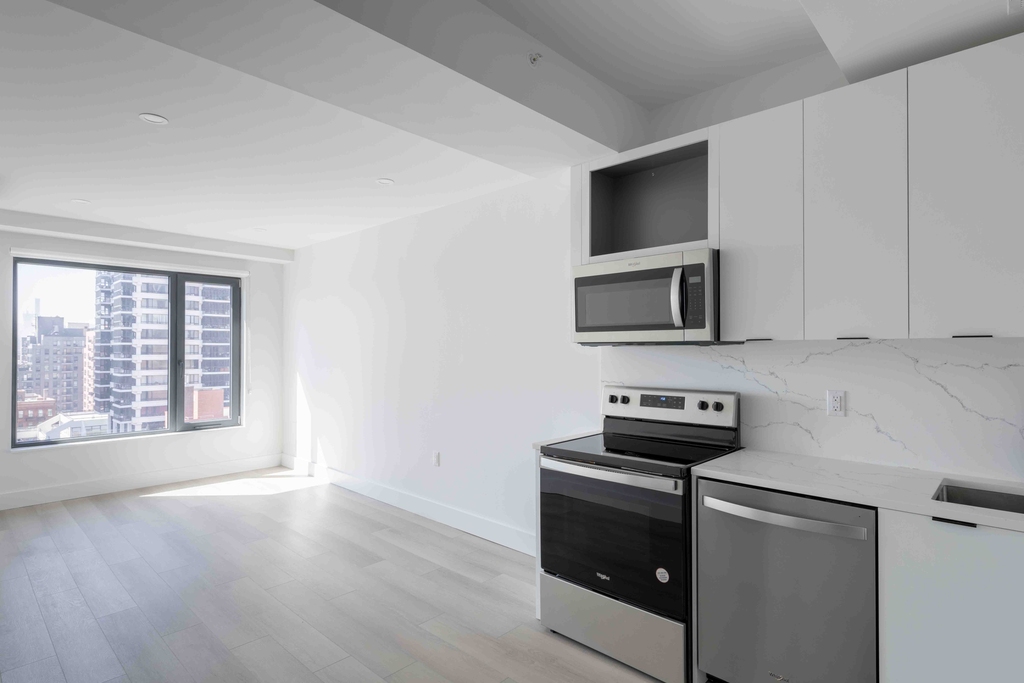 215 East 124th Street - Photo 17