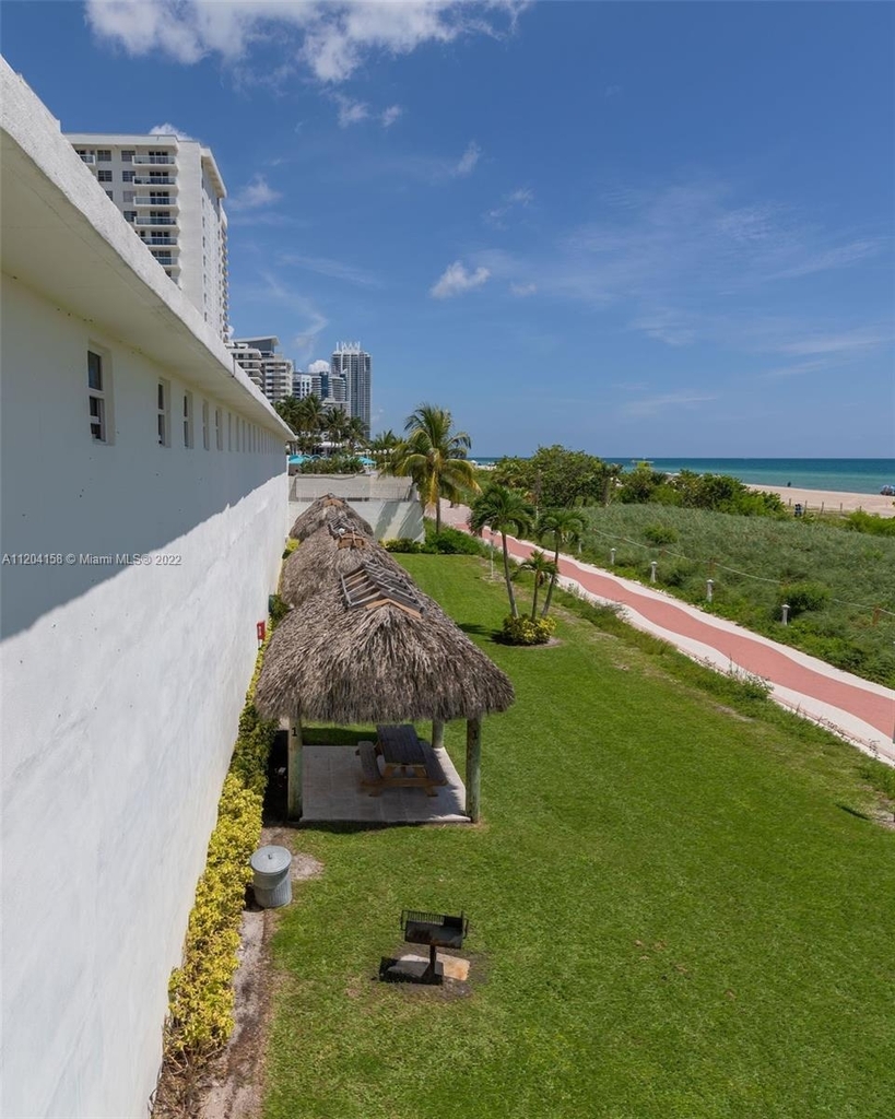 5601 Collins Ave - Photo 43