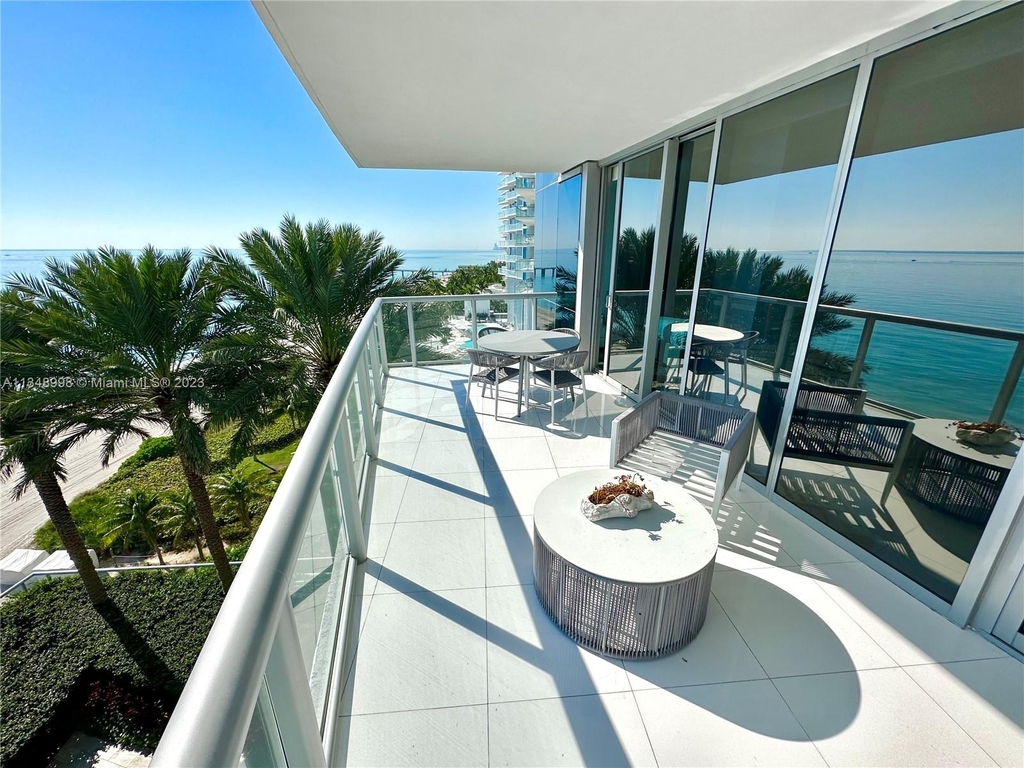 17121 Collins Ave - Photo 25