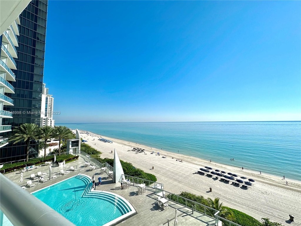 17121 Collins Ave - Photo 0