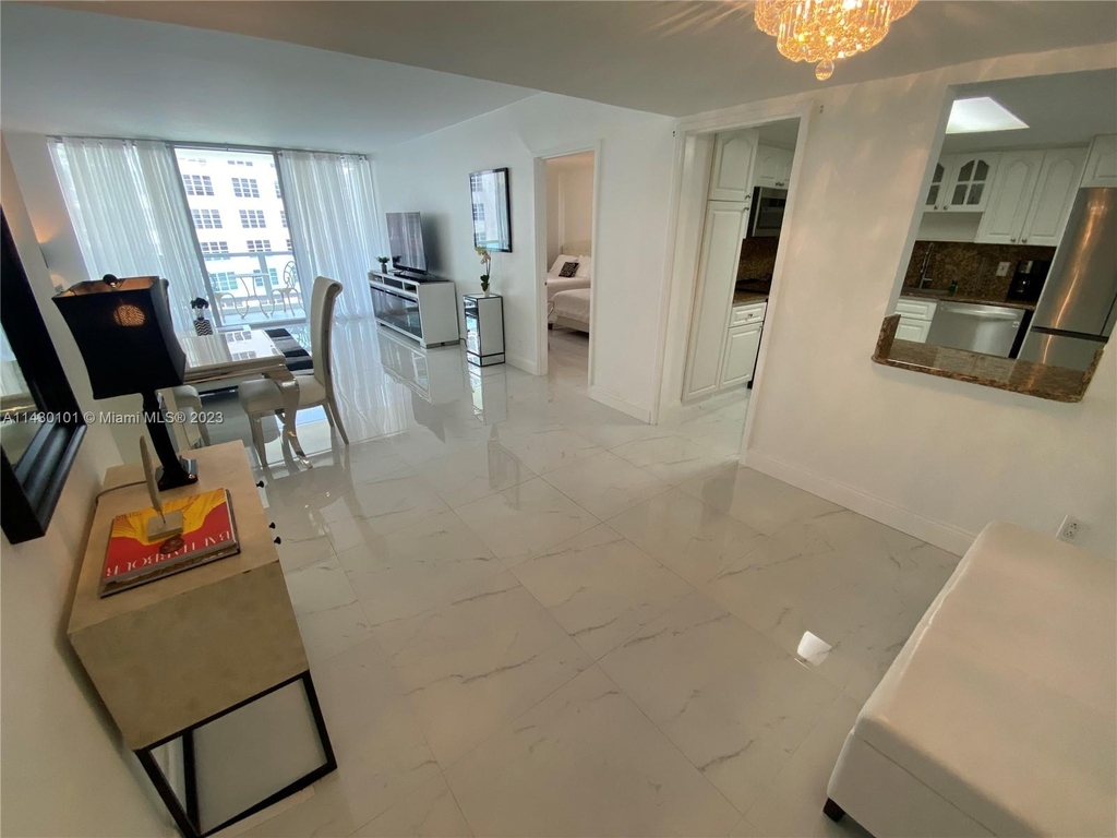 5151 Collins Ave - Photo 3