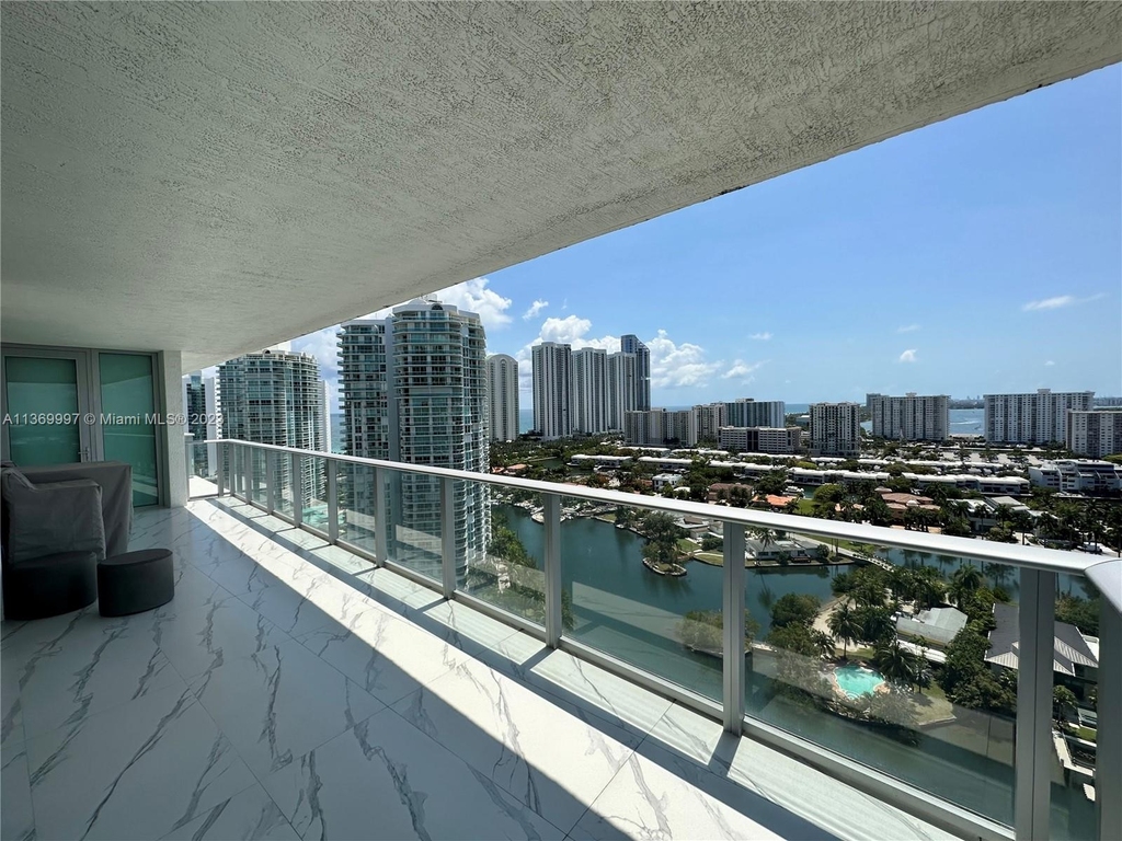 330 Sunny Isles Blvd - Photo 29