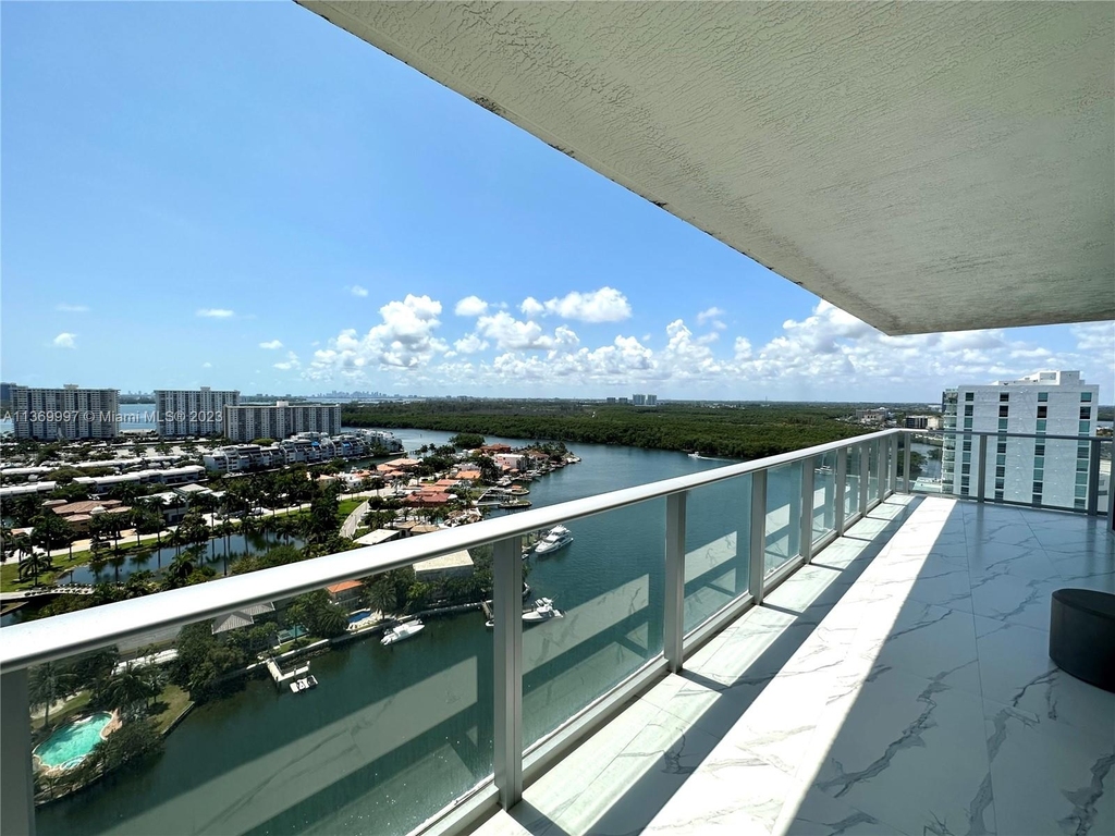 330 Sunny Isles Blvd - Photo 31