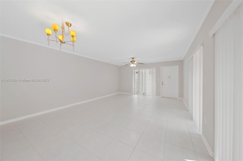 555 Nw 98th Ave - Photo 5