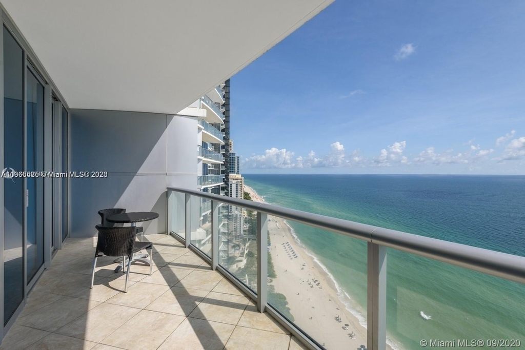 17001 Collins Ave - Photo 8