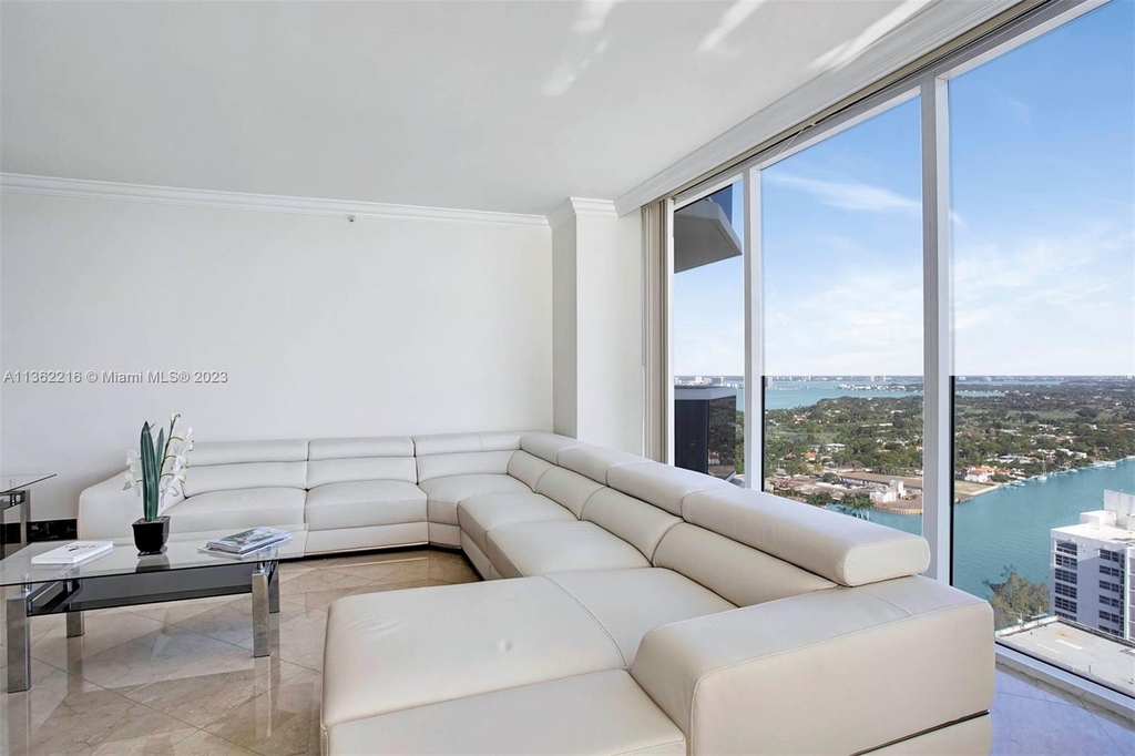 4779 Collins Ave - Photo 3