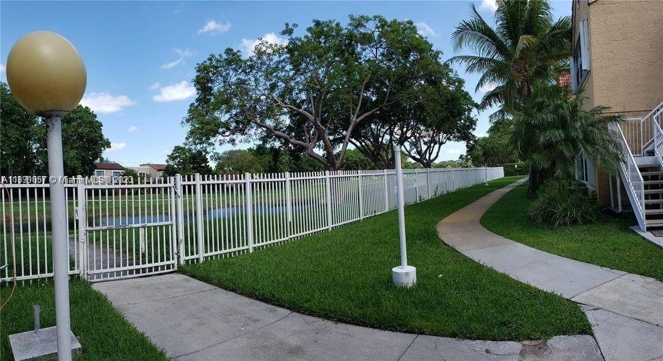 10581 Sw 155th Ct - Photo 14